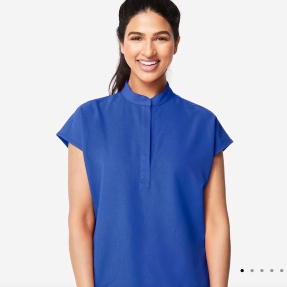 NWT FIGS Rafaela Top Winning Blue Large